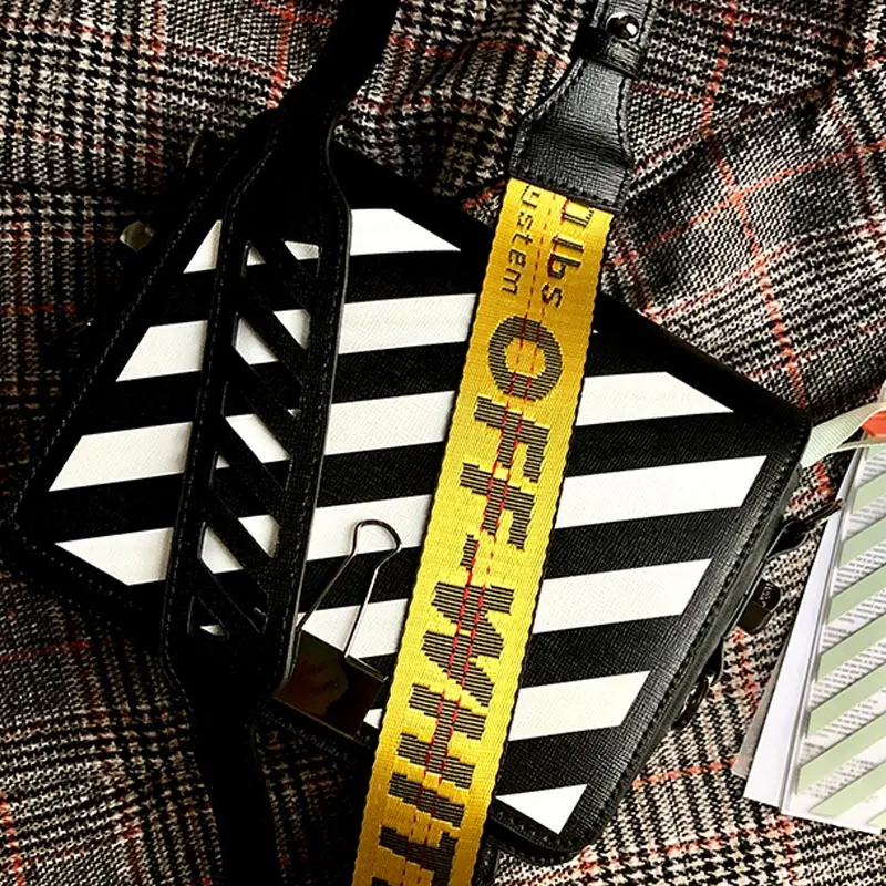Fashion bag for lady Off bag black and white striped handbag wide shoulder strap female leather bag clip bag
Fashion bag for lady Off bag black and white striped handbag wide shoulder strap female leather bag clip bag