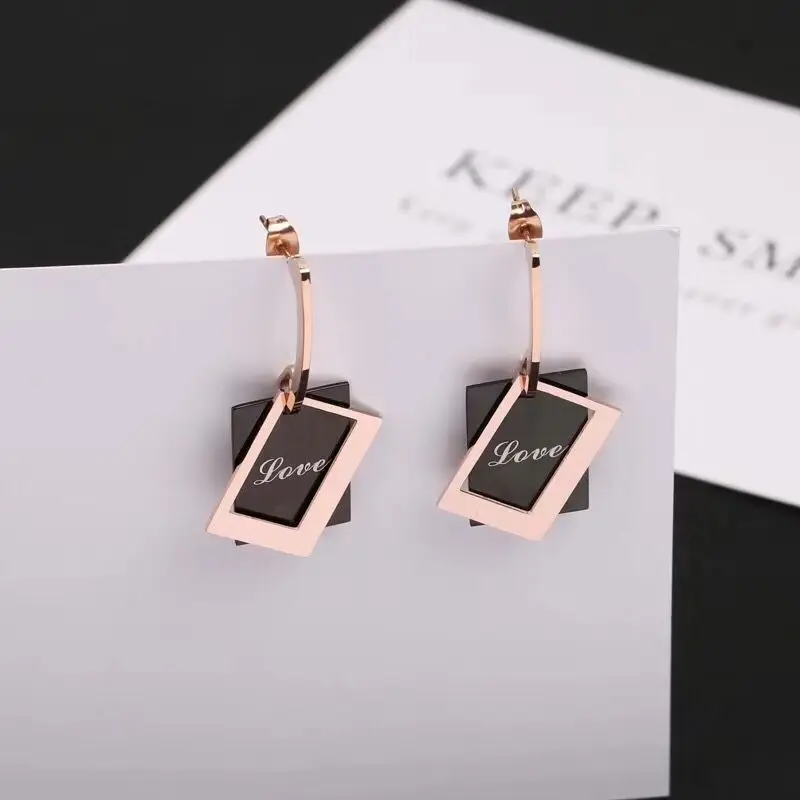 Fashion Jewelry never fading 18KGF rose gold filled 316L Stainless Steel love letter square black Stud Earrings For girls Women
Fashion Jewelry never fading 18KGF rose gold filled 316L Stainless Steel love letter square black Stud Earrings For girls Women