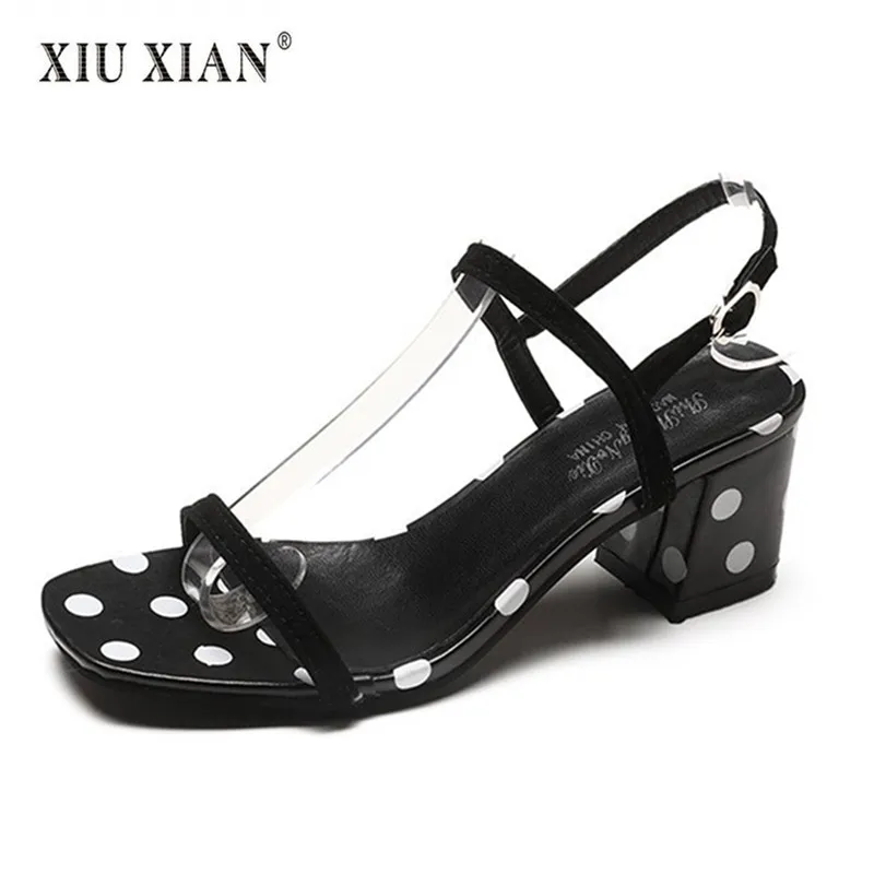 2018 New Design Black White Polka Dot Women Sandals Comfortable Thick Heel Strap Suede Summer Sandal Fashion Lady All-match Shoe 
2018 New Design Black White Polka Dot Women Sandals Comfortable Thick Heel Strap Suede Summer Sandal Fashion Lady All-match Shoe