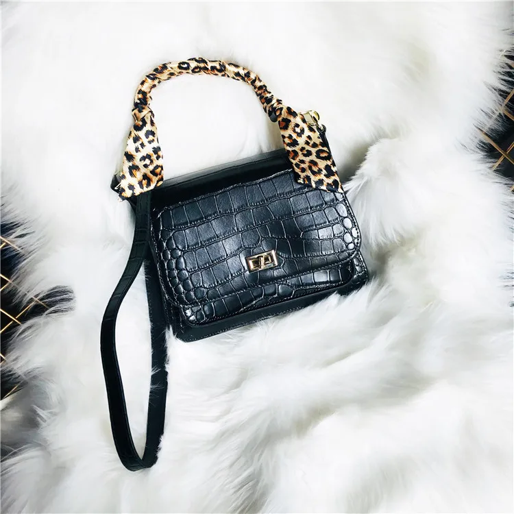 2019 New Fashion Alligator Pattern Cow Leather Lock-button Flap Bag Luxury Handbags Women Bag Designer High Quality Shoulder Bag
2019 New Fashion Alligator Pattern Cow Leather Lock-button Flap Bag Luxury Handbags Women Bag Designer High Quality Shoulder Bag