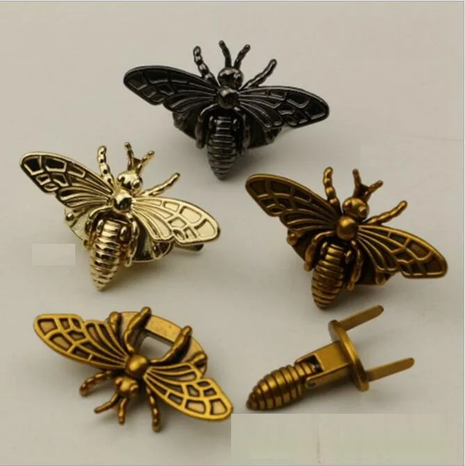(5 PCS/lot) high grade leather bag diy small bee animal wring the lock.
(5 PCS/lot) high grade leather bag diy small bee animal wring the lock.