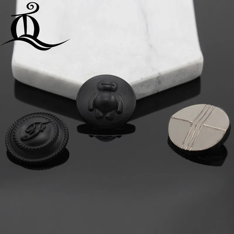 high quantity 25mm smooth blakc gold Metal Snap Fastener Press Stud Buttons Poppers Leather Craft Magnet Button bag Jeans Button
high quantity 25mm smooth blakc gold Metal Snap Fastener Press Stud Buttons Poppers Leather Craft Magnet Button bag Jeans Button