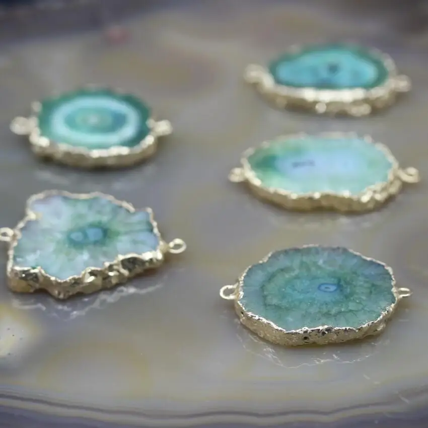 5Pcs/lot,Green Solar Quartz Drusy Geode Slabs Gold Edges Connectors Charms,Raw Sun Flower Druzy Slice Nugget Pendants Jewelry
5Pcs/lot,Green Solar Quartz Drusy Geode Slabs Gold Edges Connectors Charms,Raw Sun Flower Druzy Slice Nugget Pendants Jewelry