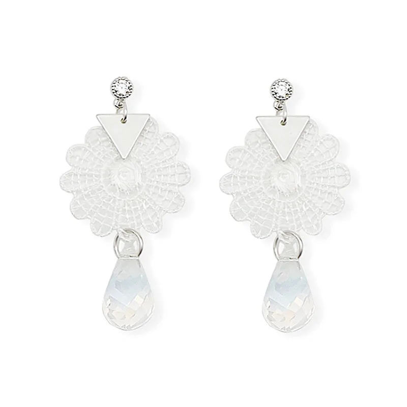XIAO YOUNG White Flower Lace Crystal Long Earrings For Women Bijoux New Fashion Simple Autumn Winter Jewelry Wholesale Gift
XIAO YOUNG White Flower Lace Crystal Long Earrings For Women Bijoux New Fashion Simple Autumn Winter Jewelry Wholesale Gift