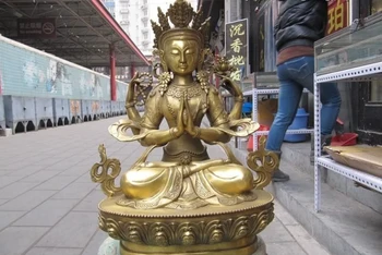Tibet Buddhism exquisite Brass Four Arm Avalokitesvara Guan Yin Buddha statuary
Tibet Buddhism exquisite Brass Four Arm Avalokitesvara Guan Yin Buddha statuary