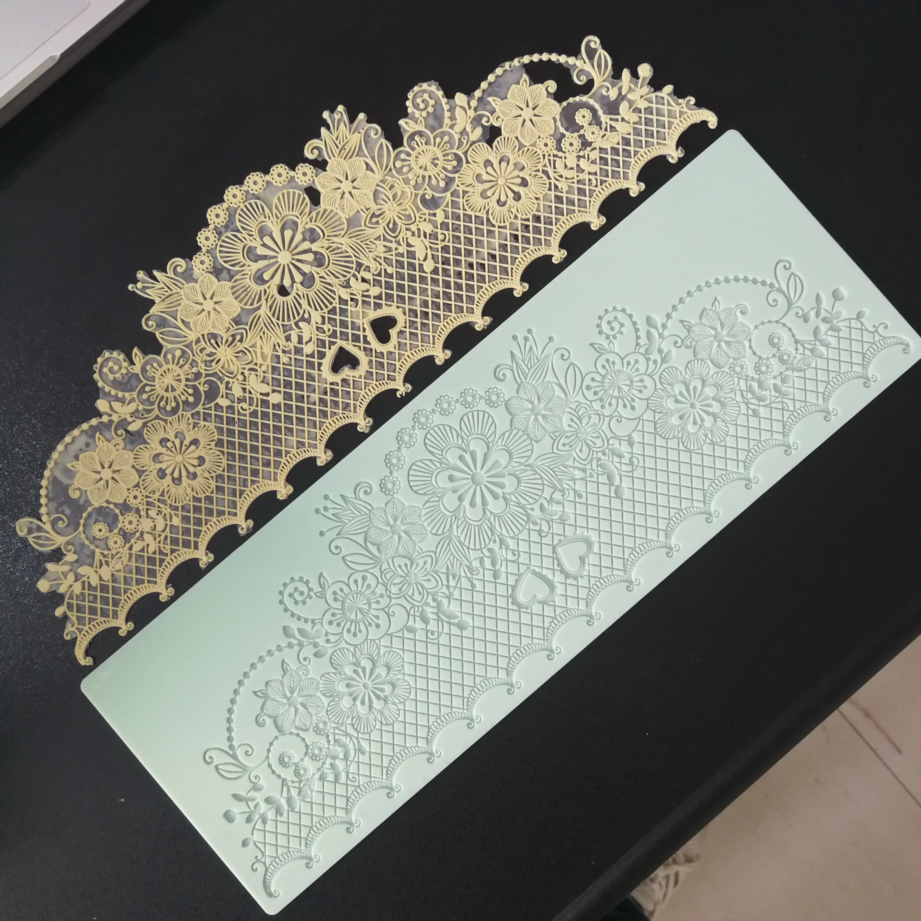 New arrival 100% Food grade Lace silicone mold fondant cake decoration moulds silicone lace mat
New arrival 100% Food grade Lace silicone mold fondant cake decoration moulds silicone lace mat