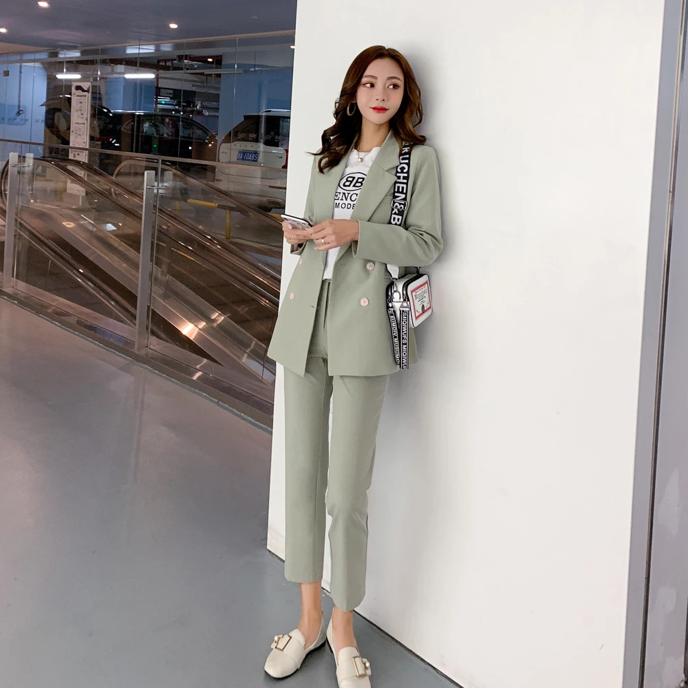 Casual suit female spring and autumn fashion OL temperament commuter slim small suit and nine pants two-piece suit
Casual suit female spring and autumn fashion OL temperament commuter slim small suit and nine pants two-piece suit