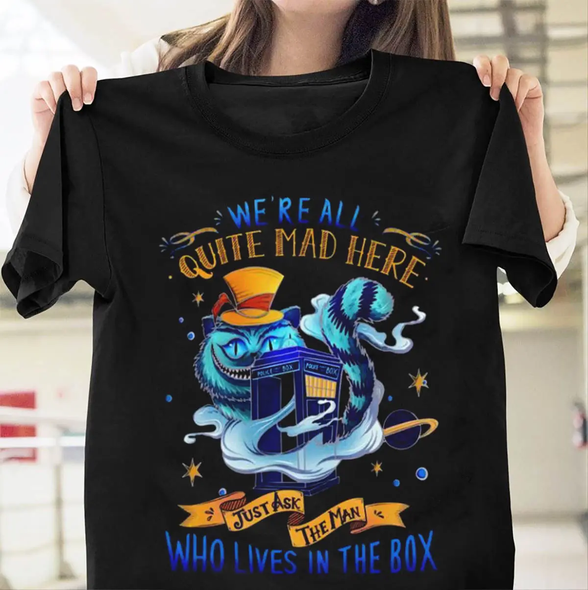 Cheshire Cat Tardis Fueron All Quite Mad Here T Shirt Black Cotton Men Cartoon t shirt men Unisex New Fashion tshirt
Cheshire Cat Tardis Fueron All Quite Mad Here T Shirt Black Cotton Men Cartoon t shirt men Unisex New Fashion tshirt