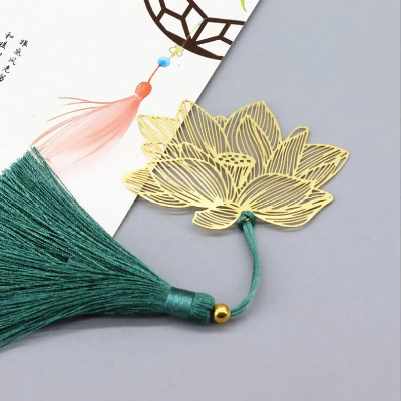 Chinese Style Retro Metal Hollow Lotus Tassel Bookmark Stationery Book Folder Office Accessories School Supplies Exquisite Gold
Chinese Style Retro Metal Hollow Lotus Tassel Bookmark Stationery Book Folder Office Accessories School Supplies Exquisite Gold