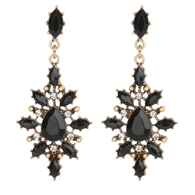 New Hot Earrings Vintage Sweet Golden Metal Hollow Rhinestone Geometric Long Drop Earrings Jewelry for Women Girl Wedding Party
New Hot Earrings Vintage Sweet Golden Metal Hollow Rhinestone Geometric Long Drop Earrings Jewelry for Women Girl Wedding Party