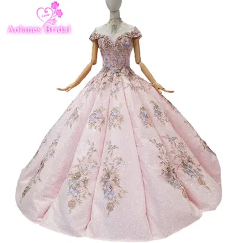2018 Pink Lace Applique V-neck Waves Ball Gown Vintage Evening Dresses Sleeveless Floor-length Lace Prom Dress Gowns Party Dress
2018 Pink Lace Applique V-neck Waves Ball Gown Vintage Evening Dresses Sleeveless Floor-length Lace Prom Dress Gowns Party Dress