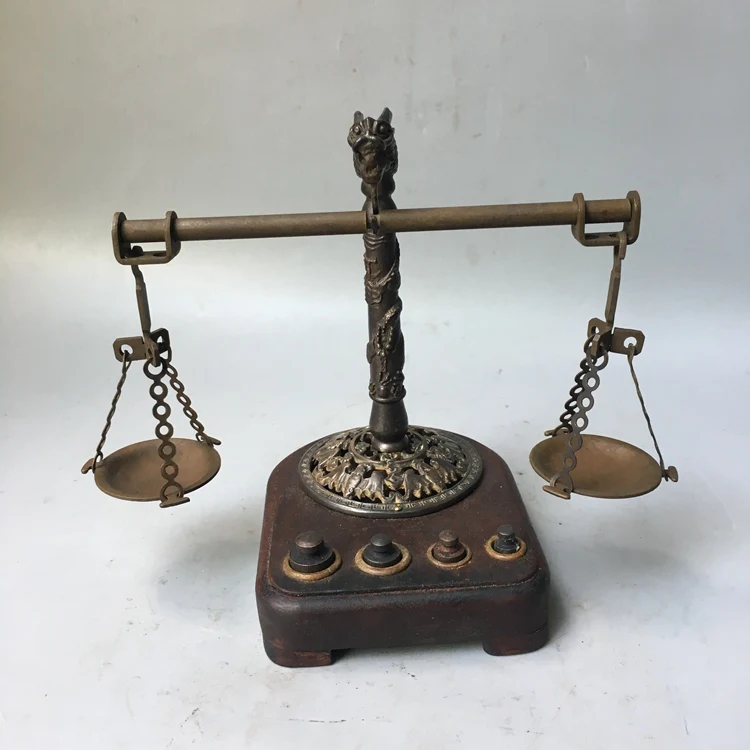 Old mahogany wood dragon scales weighing antique brass ornaments Home Furnishing decoration
Old mahogany wood dragon scales weighing antique brass ornaments Home Furnishing decoration