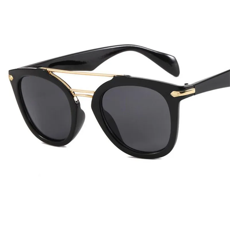 OLOEY New Stylish Sunglasses Women Classic Shades Classic Pilot Sun Glasses Men Retro Eyewear oculos UV400 gafas de sol mujer
OLOEY New Stylish Sunglasses Women Classic Shades Classic Pilot Sun Glasses Men Retro Eyewear oculos UV400 gafas de sol mujer
