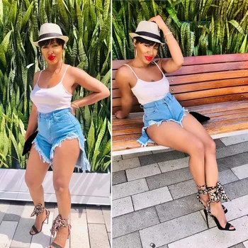2019 Women Solid High Waist Jeans Hole Shorts Fashion Short Pants Denim Shorts Summer Trousers Irregular Shorts
2019 Women Solid High Waist Jeans Hole Shorts Fashion Short Pants Denim Shorts Summer Trousers Irregular Shorts