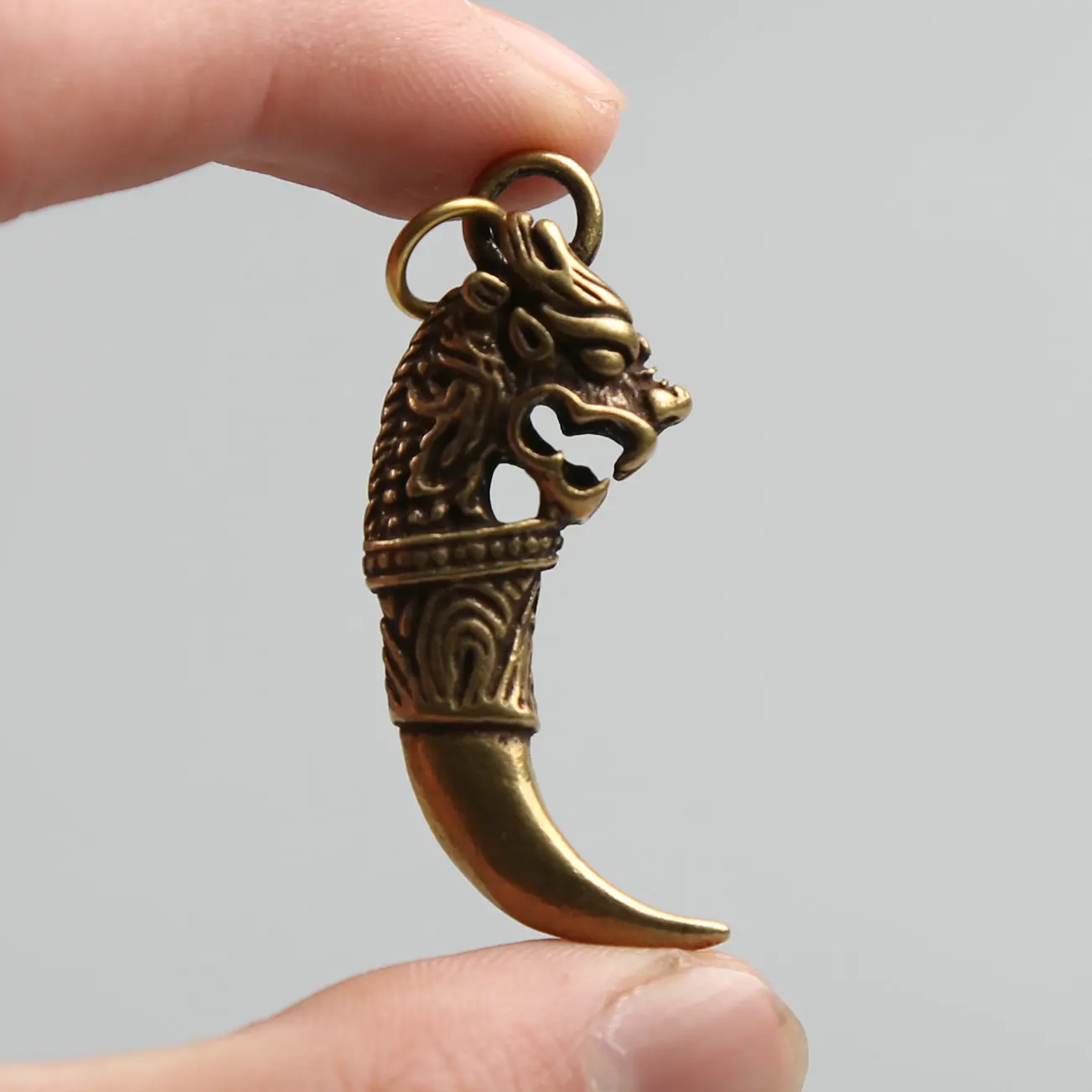 45MM/1.8"Collect Curio Rare Chinese Fengshui Small Bronze Exquisite Animal 12 Zodiac Year Dragon Tooth Amulet Pendant Statue 13g
45MM/1.8"Collect Curio Rare Chinese Fengshui Small Bronze Exquisite Animal 12 Zodiac Year Dragon Tooth Amulet Pendant Statue 13g
