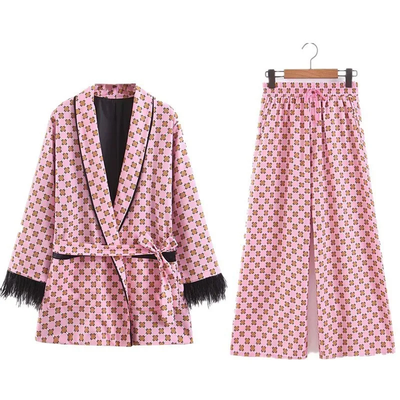2019 Autumn Jacket Printing Feather Kimono Coat Loose Belt Coat Ladies Wide Leg Pants Pajamas Pink Two Piece Set Women Summer
2019 Autumn Jacket Printing Feather Kimono Coat Loose Belt Coat Ladies Wide Leg Pants Pajamas Pink Two Piece Set Women Summer