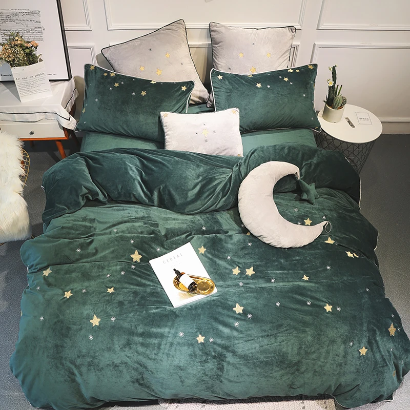 2018 Luxury embroidery Bedding Set super soft Crystal velvet Duvet Cover Pillowcase Bed Sheet queen king size 4/7pcs
2018 Luxury embroidery Bedding Set super soft Crystal velvet Duvet Cover Pillowcase Bed Sheet queen king size 4/7pcs