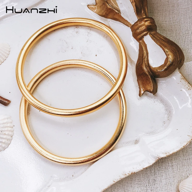 HUANZHI 2019 Vintage Design Gold Matte Metal Geometric Circle Bracelets for Women Girl Round Bangles Jewelry Pulseira Feminia
HUANZHI 2019 Vintage Design Gold Matte Metal Geometric Circle Bracelets for Women Girl Round Bangles Jewelry Pulseira Feminia