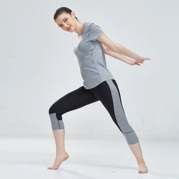 Sexy Yoga Set Running Tracksuit Gym T-shirt + Tight 3/4 Legging Pants Compression Jogging Fitness Sport Wear Women Set 2018
Sexy Yoga Set Running Tracksuit Gym T-shirt + Tight 3/4 Legging Pants Compression Jogging Fitness Sport Wear Women Set 2018