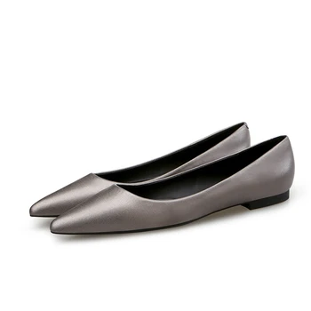 European pointed professional flat Women's shoes female the same style of star shallow soft sole leather fashion work Ms.shoes
European pointed professional flat Women's shoes female the same style of star shallow soft sole leather fashion work Ms.shoes
