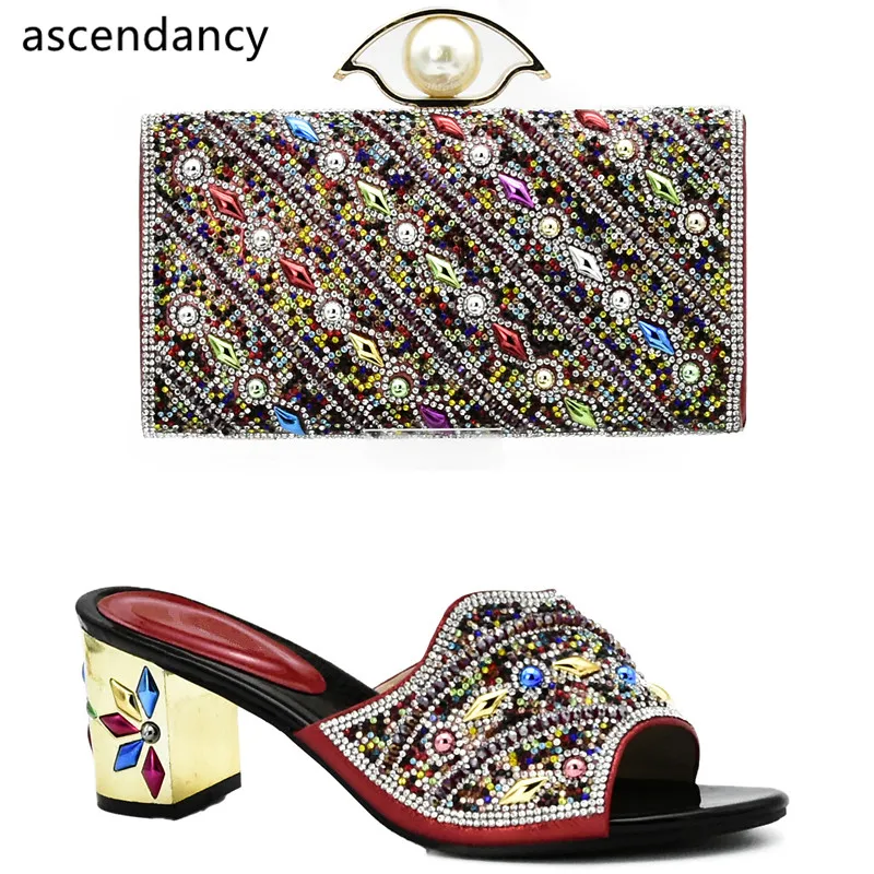Red Color Italian Ladies Shoes and Bag Set Decorated with Rhinestone Shoes and Bag Set African Sets 2019 Nigreian Shoes Bag Sets
Red Color Italian Ladies Shoes and Bag Set Decorated with Rhinestone Shoes and Bag Set African Sets 2019 Nigreian Shoes Bag Sets