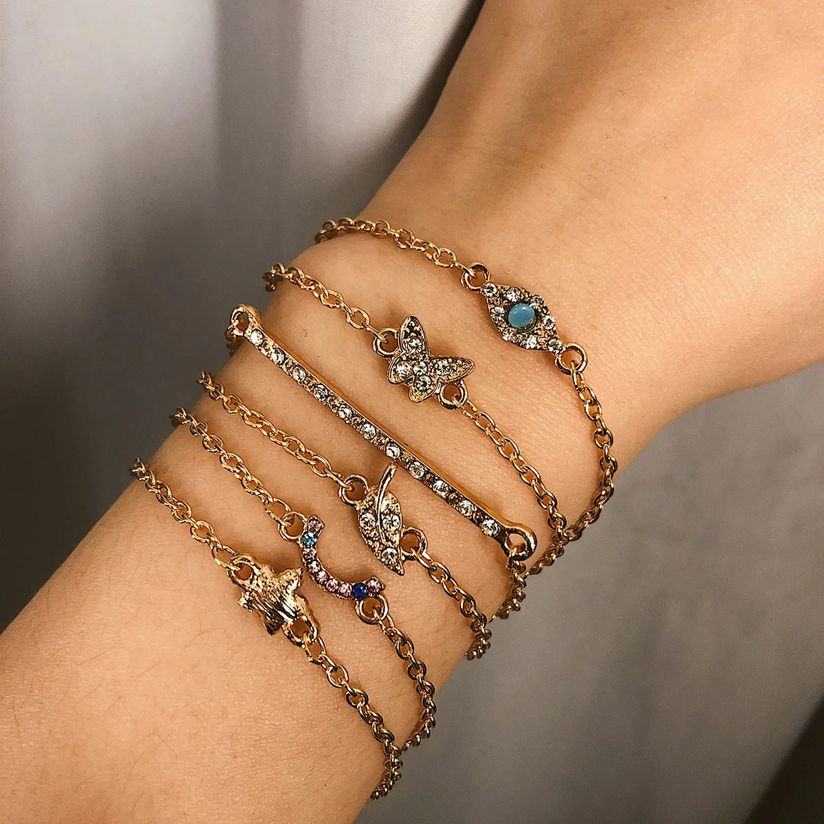 6PCS/SET European and American fashion geometric inlaid crystal jewelry 2019 New simple crystal pearl temperament leaf bracelet
6PCS/SET European and American fashion geometric inlaid crystal jewelry 2019 New simple crystal pearl temperament leaf bracelet