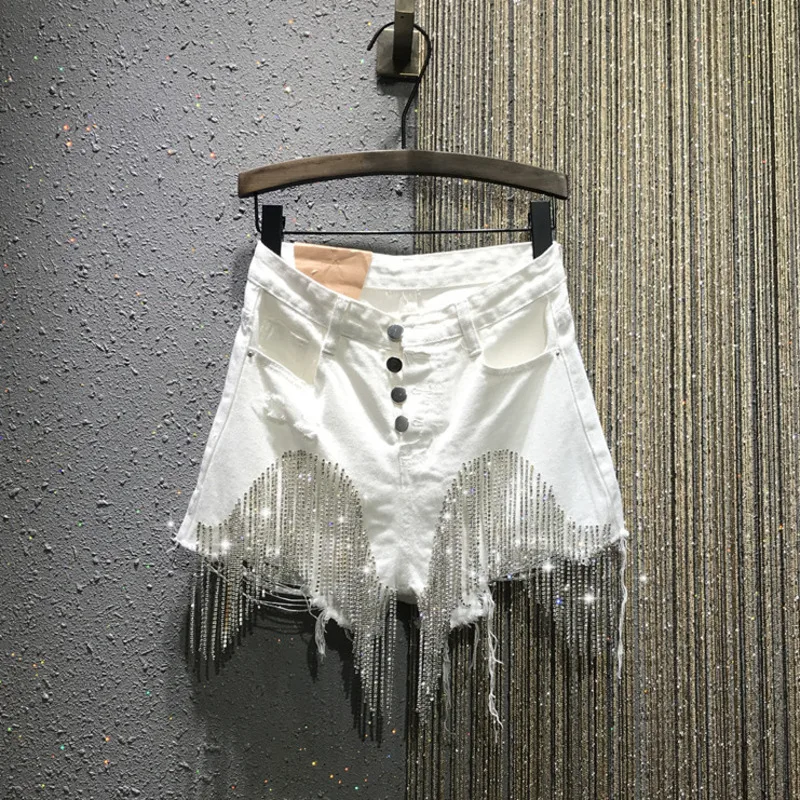 DEAT 2019 Summer New Arrivals High Waist Row Buckle Rhinestone Tassel Chain Slim White Denim Shorts Women Hot Pants MG183
DEAT 2019 Summer New Arrivals High Waist Row Buckle Rhinestone Tassel Chain Slim White Denim Shorts Women Hot Pants MG183