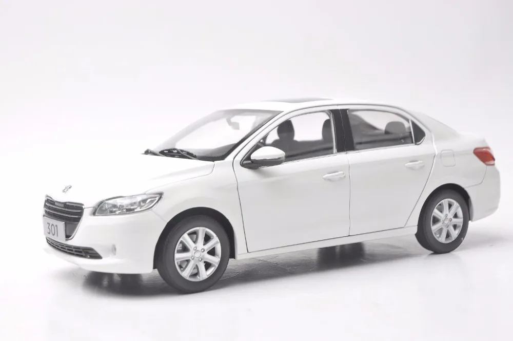 1:18 Diecast Model for Peugeot 301 White Sedan Alloy Toy Car Miniature Collection Gift
1:18 Diecast Model for Peugeot 301 White Sedan Alloy Toy Car Miniature Collection Gift