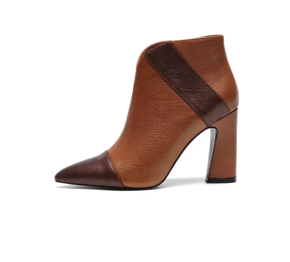Autumn and winter, new bold and collated colors, velvety leather, pointy fashion, high-heeled Martin boots.
Autumn and winter, new bold and collated colors, velvety leather, pointy fashion, high-heeled Martin boots.