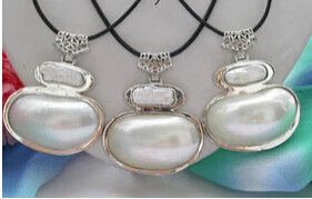 N1806 wholesale 3pcs 48mm white mabe keshi pearl necklace crescent pendant % Discount AAA
N1806 wholesale 3pcs 48mm white mabe keshi pearl necklace crescent pendant % Discount AAA