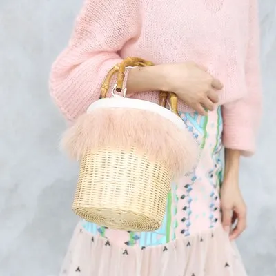 Casual Real fur Bamboo Handle Drawstring Women's Straw Bucket Bag Woven Shoulder Messenger Bags Purse Beach Handbag Handbags
Casual Real fur Bamboo Handle Drawstring Women's Straw Bucket Bag Woven Shoulder Messenger Bags Purse Beach Handbag Handbags