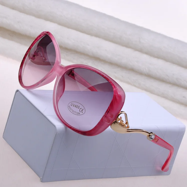 New fashion sunglasses women lady brand designer tourism eye diamond coating glasses men sun glasses oculos de sol femininos
New fashion sunglasses women lady brand designer tourism eye diamond coating glasses men sun glasses oculos de sol femininos