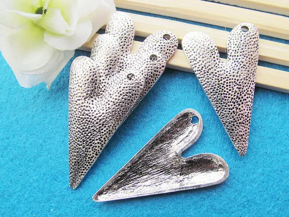 15pcs Antique Silver tone Filigree Heart Pendant Charm/Finding,Dotted Pinholes Long Sharp Pointed,DIY Accessory Jewelry Making
15pcs Antique Silver tone Filigree Heart Pendant Charm/Finding,Dotted Pinholes Long Sharp Pointed,DIY Accessory Jewelry Making