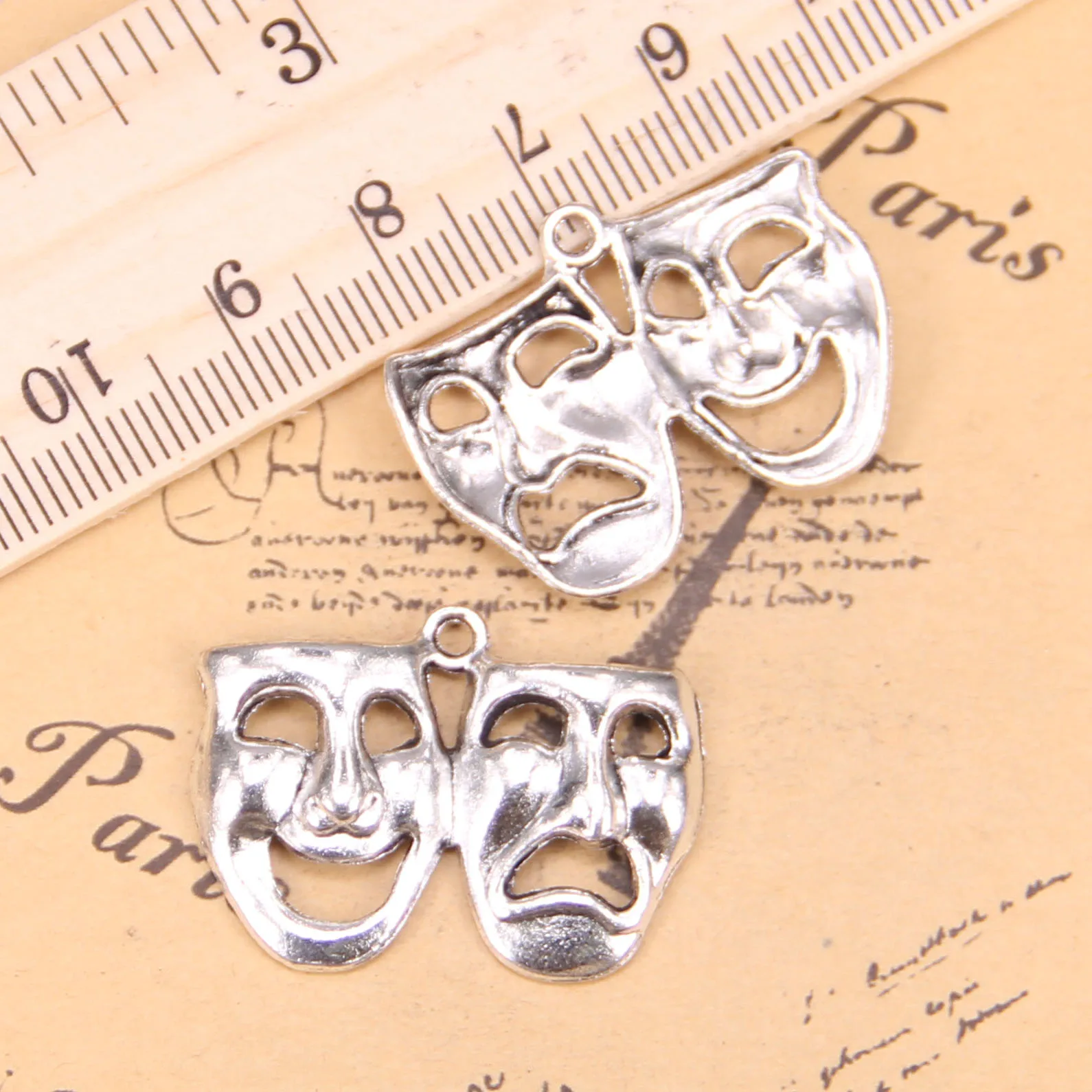 38pcs Jewelry Charms comedy tragedy masks 31x23mm Antique Silver Plated Pendants Making DIY Handmade Tibetan Silver Jewelry
38pcs Jewelry Charms comedy tragedy masks 31x23mm Antique Silver Plated Pendants Making DIY Handmade Tibetan Silver Jewelry