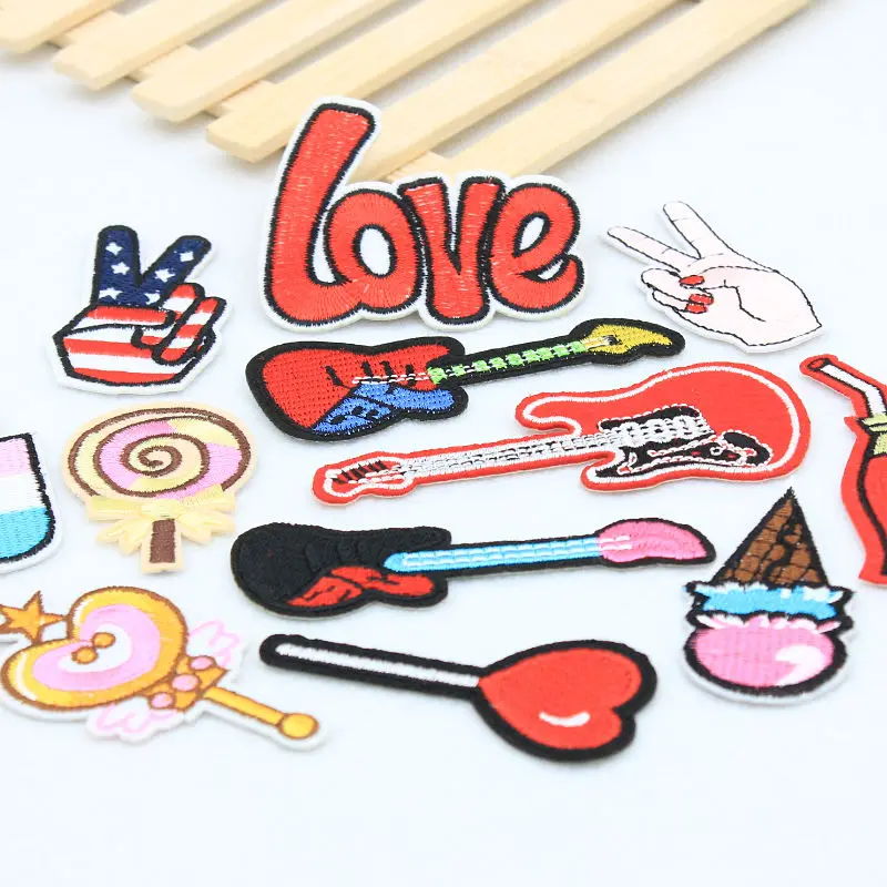 23Kind optional Guitar drinks The Glass Bottle Patch Computer Embroidery Hand Sewing Ironing Sticker On Cloth Garment DIY Badges
23Kind optional Guitar drinks The Glass Bottle Patch Computer Embroidery Hand Sewing Ironing Sticker On Cloth Garment DIY Badges