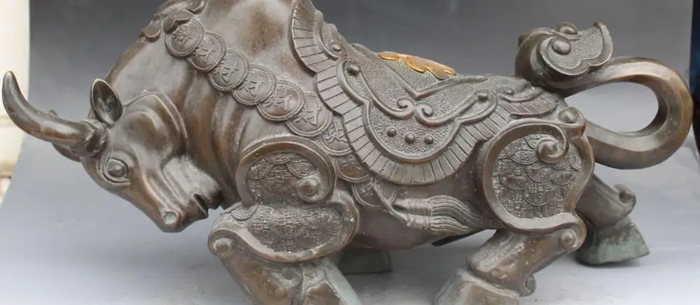 23" Chinese Bronze Gilt Fengshui Money Wealth Zodiac Year Bull Ox Cattle Statue
23" Chinese Bronze Gilt Fengshui Money Wealth Zodiac Year Bull Ox Cattle Statue