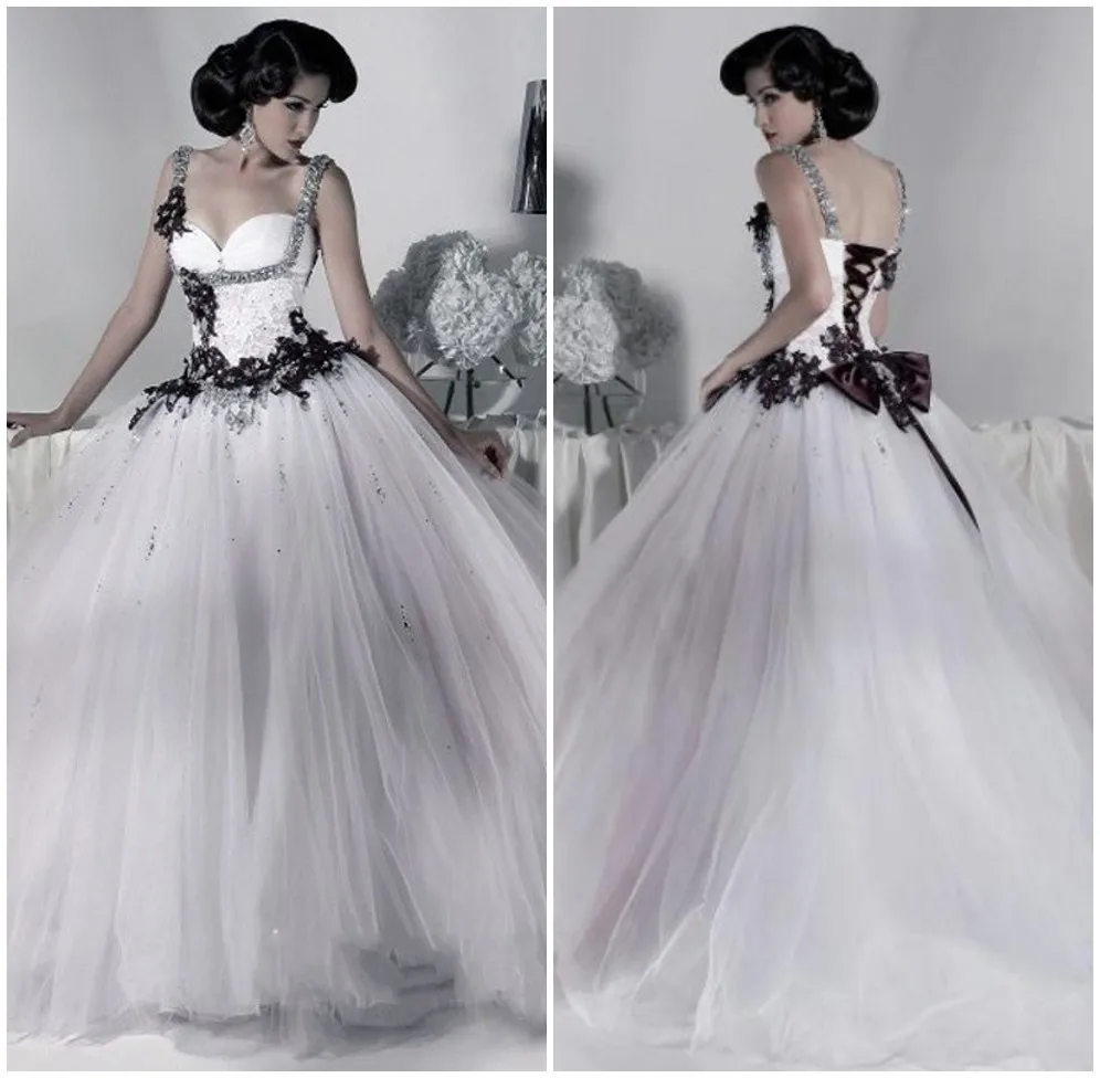 Victorian Gothic Wedding Dress 2019 Ball Gown Tulle Appliques Sequins Beaded Straps Lace Up Back White and Black Wedding Dress
Victorian Gothic Wedding Dress 2019 Ball Gown Tulle Appliques Sequins Beaded Straps Lace Up Back White and Black Wedding Dress