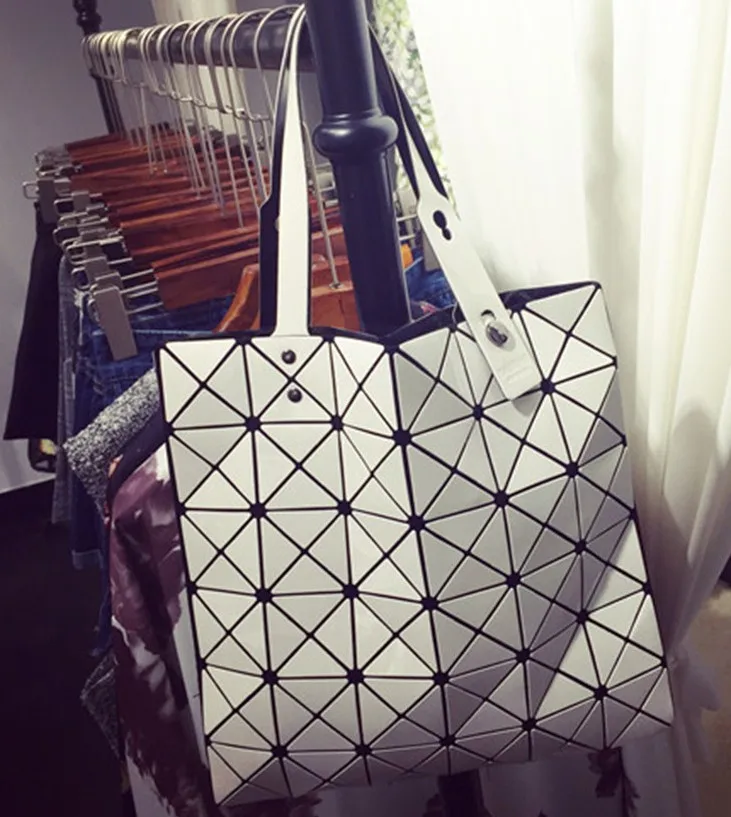 japan Korea style hot fashion casual tote Geometric shoulder bags handbags versatile 3D reflector ins pop
japan Korea style hot fashion casual tote Geometric shoulder bags handbags versatile 3D reflector ins pop