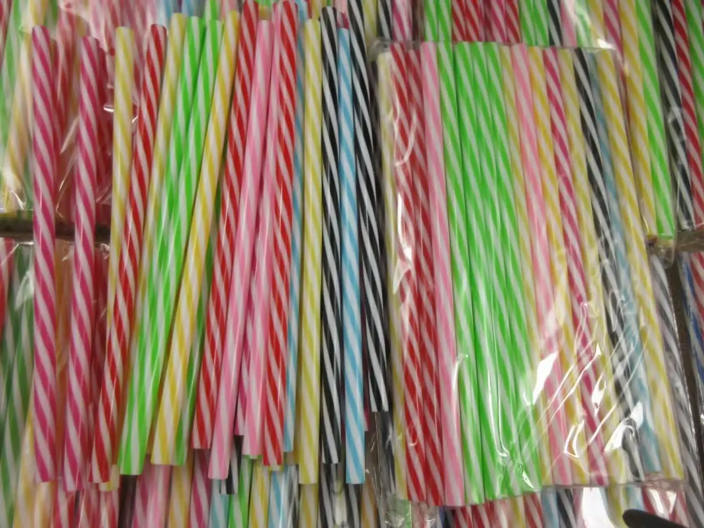 100pcs19.5cm Pure Color Reusable Plastic Thick Drinking Straws Two Colors Threaded Straw for Party Home Use
100pcs19.5cm Pure Color Reusable Plastic Thick Drinking Straws Two Colors Threaded Straw for Party Home Use