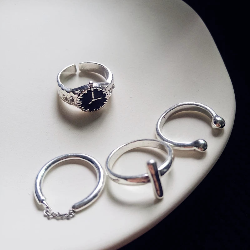 HZ 2019 New Creative Silver Decorative Watch Metallic Open Adjustable Rhinestone Rings for Women Man Couple Girls Party Gift
HZ 2019 New Creative Silver Decorative Watch Metallic Open Adjustable Rhinestone Rings for Women Man Couple Girls Party Gift