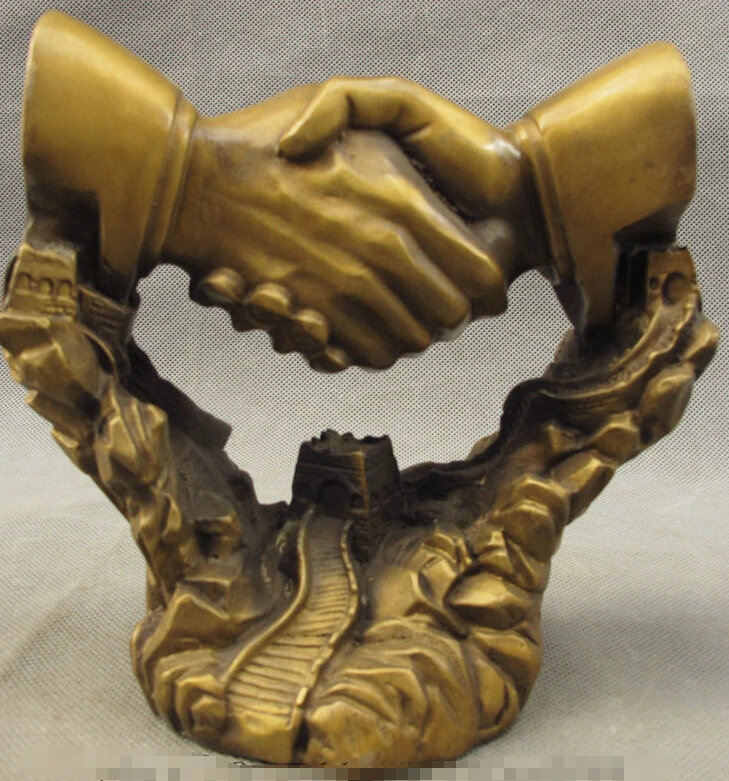 China Bronze Cooperate Symbiosis Success Shake Hands Clasp On Great Wall Statue
China Bronze Cooperate Symbiosis Success Shake Hands Clasp On Great Wall Statue