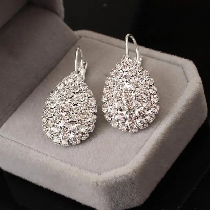 Free Gift Box Luxury Women Water Drop Pendant Earrings Elegant / Wind Claw Fine Earrings 2017 New / Jewelry Earrings Wholesale
Free Gift Box Luxury Women Water Drop Pendant Earrings Elegant / Wind Claw Fine Earrings 2017 New / Jewelry Earrings Wholesale