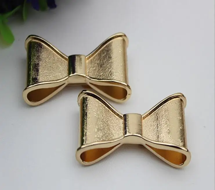 Free shipping (2 PCS/lot) high quality beautiful golden bow sandal shoes button clip DIY manual metal Shoe Decorations
Free shipping (2 PCS/lot) high quality beautiful golden bow sandal shoes button clip DIY manual metal Shoe Decorations