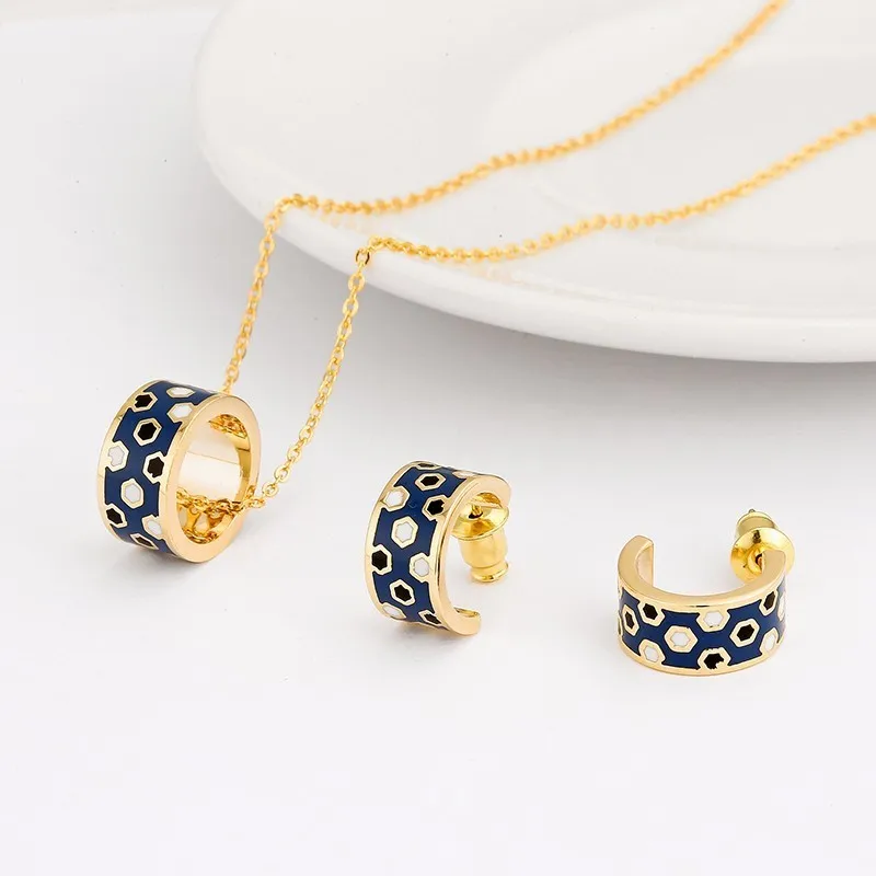 R&X Fashion Romantic Necklace/earrings Girls sieraden Bridesmaid Dubai Stainless Steel Enamel African Beads Jewelry Sets Party
R&X Fashion Romantic Necklace/earrings Girls sieraden Bridesmaid Dubai Stainless Steel Enamel African Beads Jewelry Sets Party