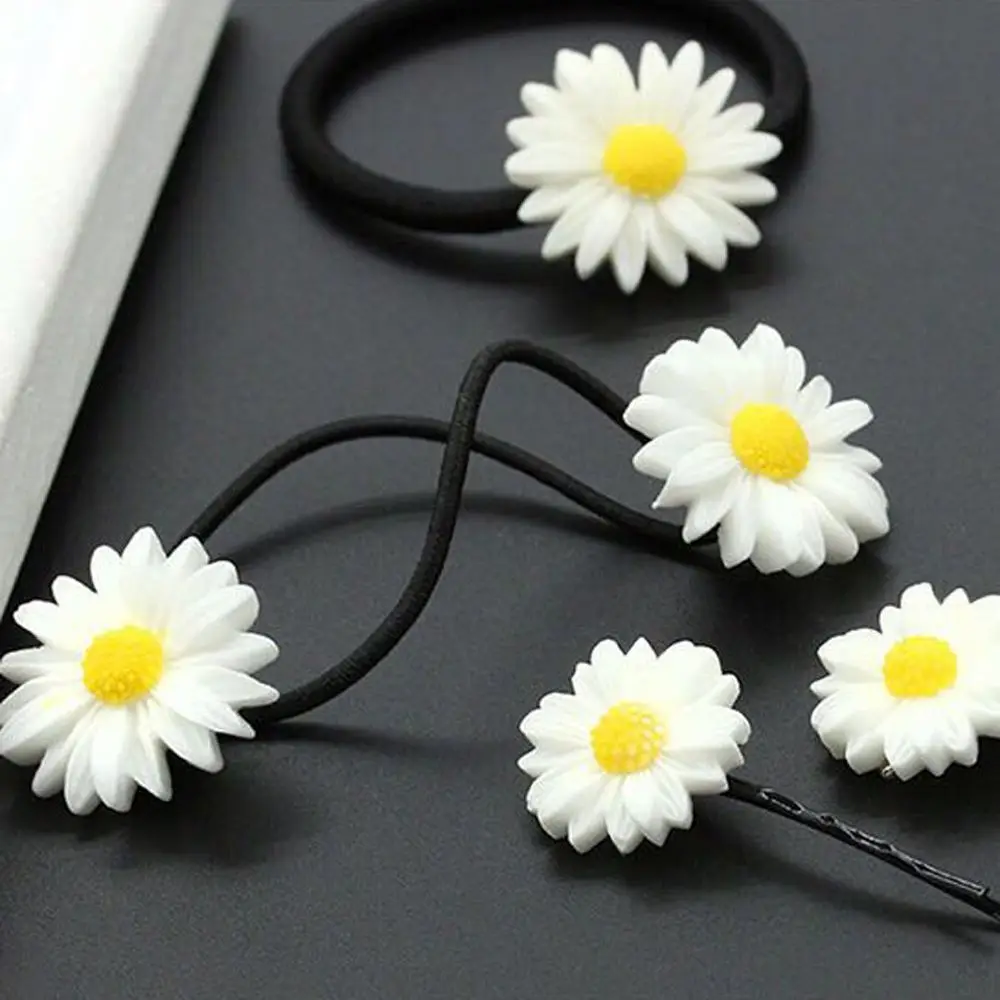 2PC Mini Daisy Flower Ornament Hair Clip Bobby Pins Elastic Hair Ring Rope Bands HairPins Ponytail Holder Jewelry Accessories
2PC Mini Daisy Flower Ornament Hair Clip Bobby Pins Elastic Hair Ring Rope Bands HairPins Ponytail Holder Jewelry Accessories