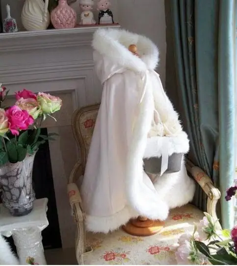Winter Warm Ivory Long Cape for Kids Hooded Wedding Cloak Faux Fur Jacket Winter Kid Children Outerwear Coats
Winter Warm Ivory Long Cape for Kids Hooded Wedding Cloak Faux Fur Jacket Winter Kid Children Outerwear Coats
