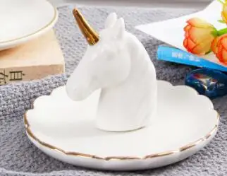 Ceramic crafts rabbit jewelry plate ring receive plate desk creative tableware statues sculpture Home wedding dies
Ceramic crafts rabbit jewelry plate ring receive plate desk creative tableware statues sculpture Home wedding dies