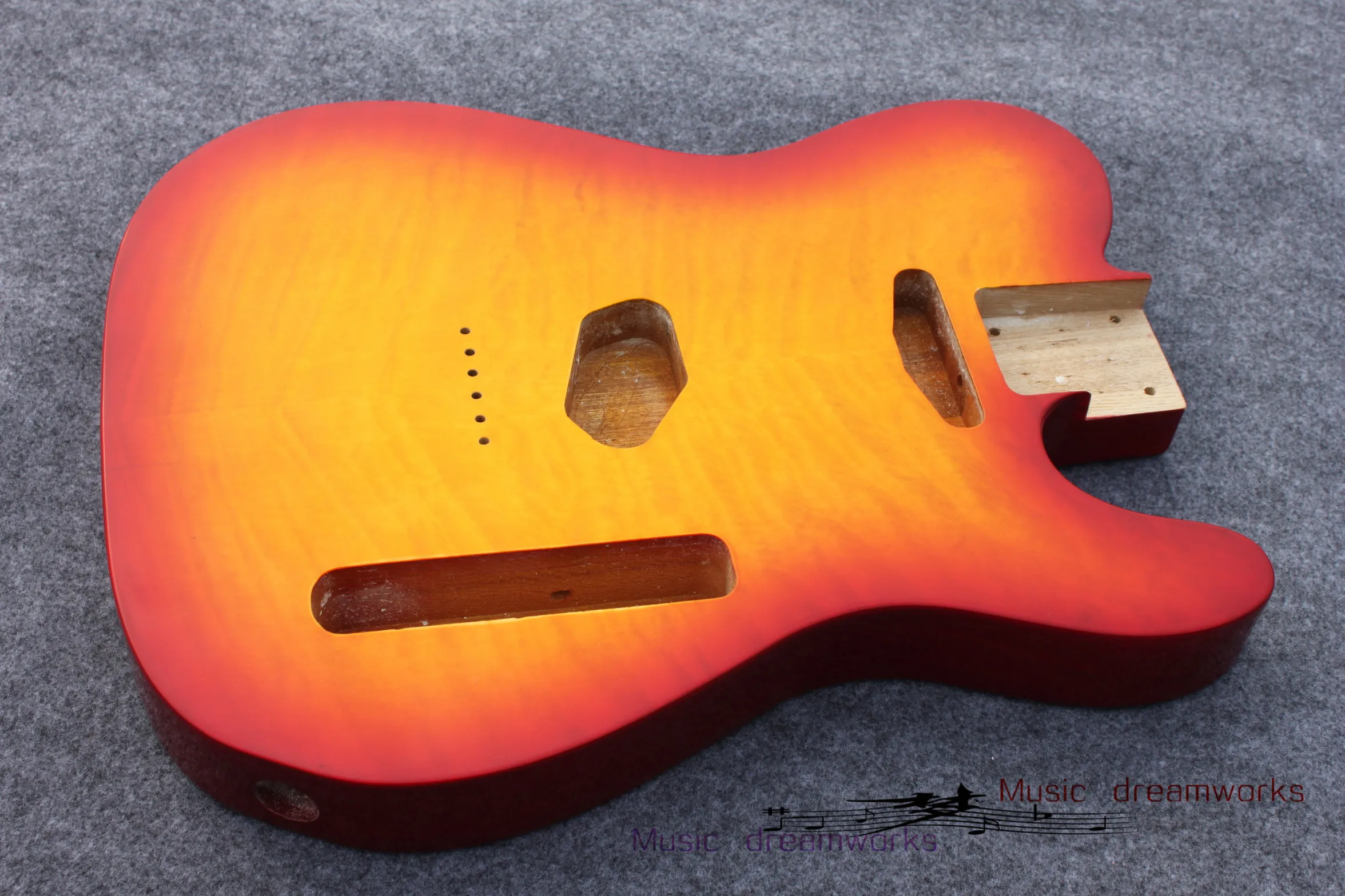 China firehawk electric guitar, T1 L2 alder wood Body quilted maple wood Unfinished guitar diy guitar Free shipping
China firehawk electric guitar, T1 L2 alder wood Body quilted maple wood Unfinished guitar diy guitar Free shipping