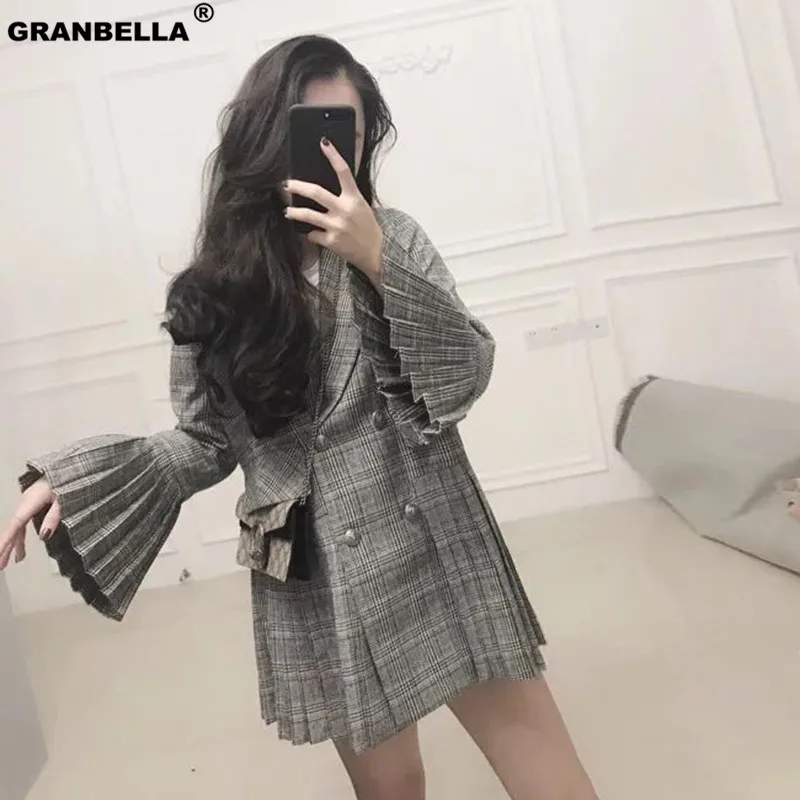 Classic Plaid Double Breasted Women Jacket Pleated Blazer Flare Sleeve Female Suits Coat Fashion Houndstooth 2019 Spring
Classic Plaid Double Breasted Women Jacket Pleated Blazer Flare Sleeve Female Suits Coat Fashion Houndstooth 2019 Spring