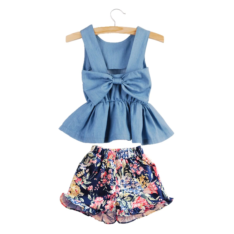 2 pcs sets sleeveless t-shirt+print short pants for 1 - 6 Yrs girls kids clothes cotton bow princess suit 2018 new summer Korean
2 pcs sets sleeveless t-shirt+print short pants for 1 - 6 Yrs girls kids clothes cotton bow princess suit 2018 new summer Korean